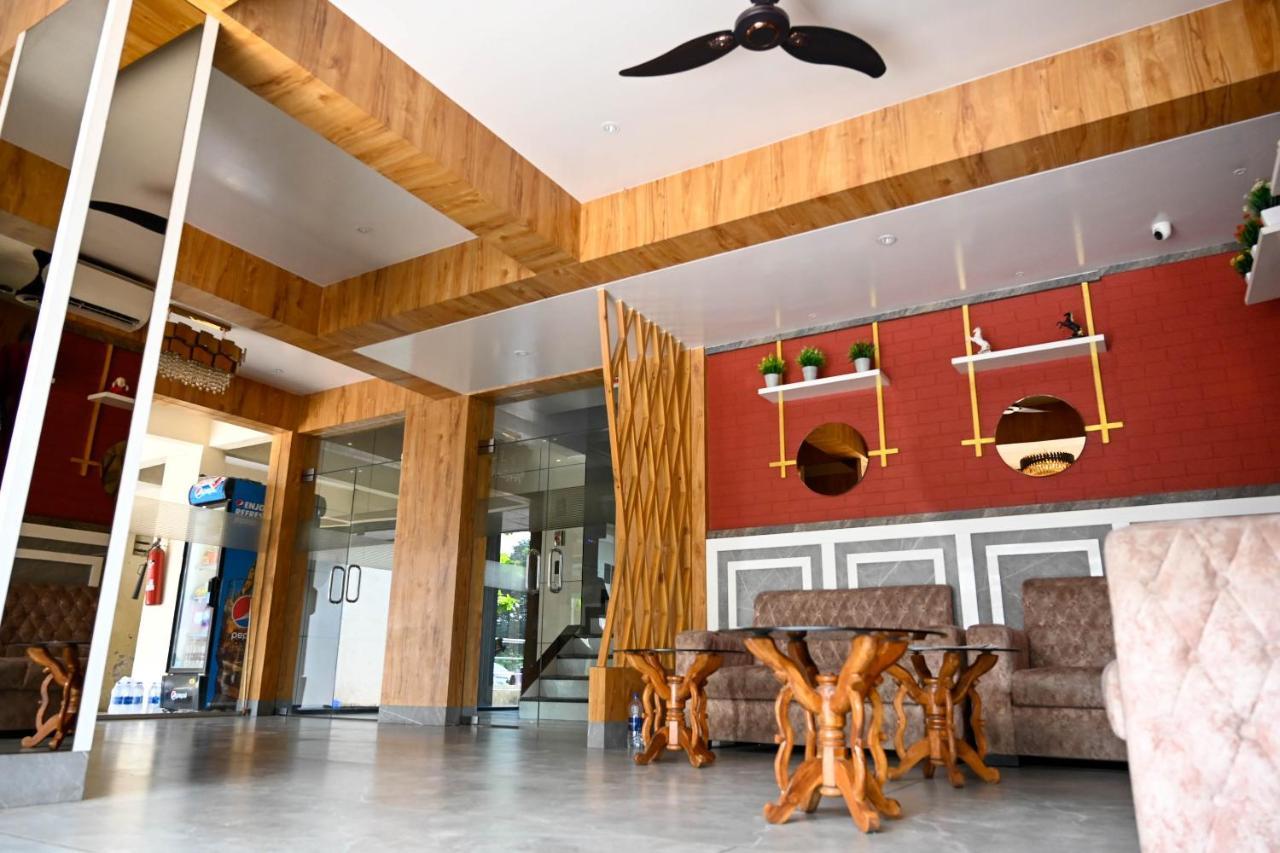 מלון נאווי מומבאי Adiraj Residency מראה חיצוני תמונה