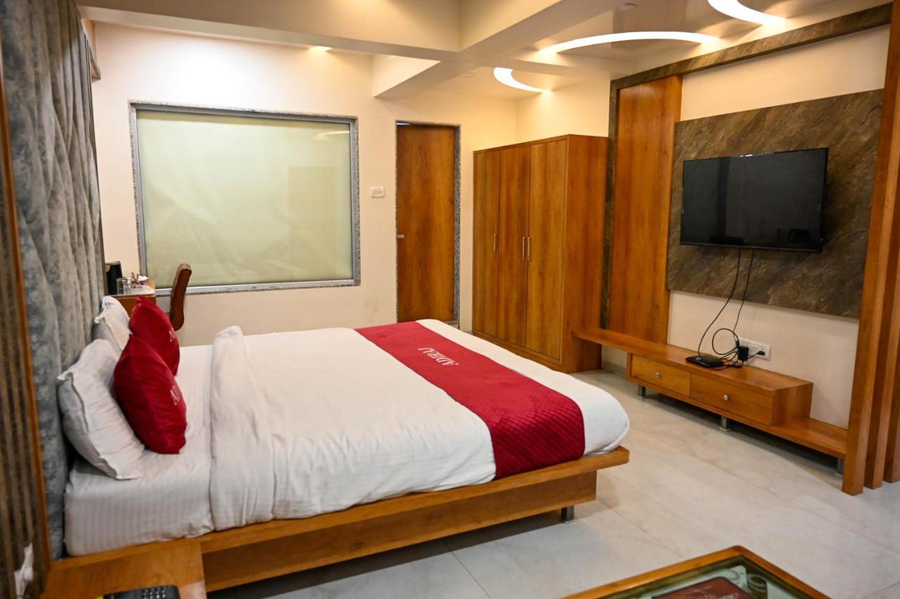 מלון נאווי מומבאי Adiraj Residency מראה חיצוני תמונה