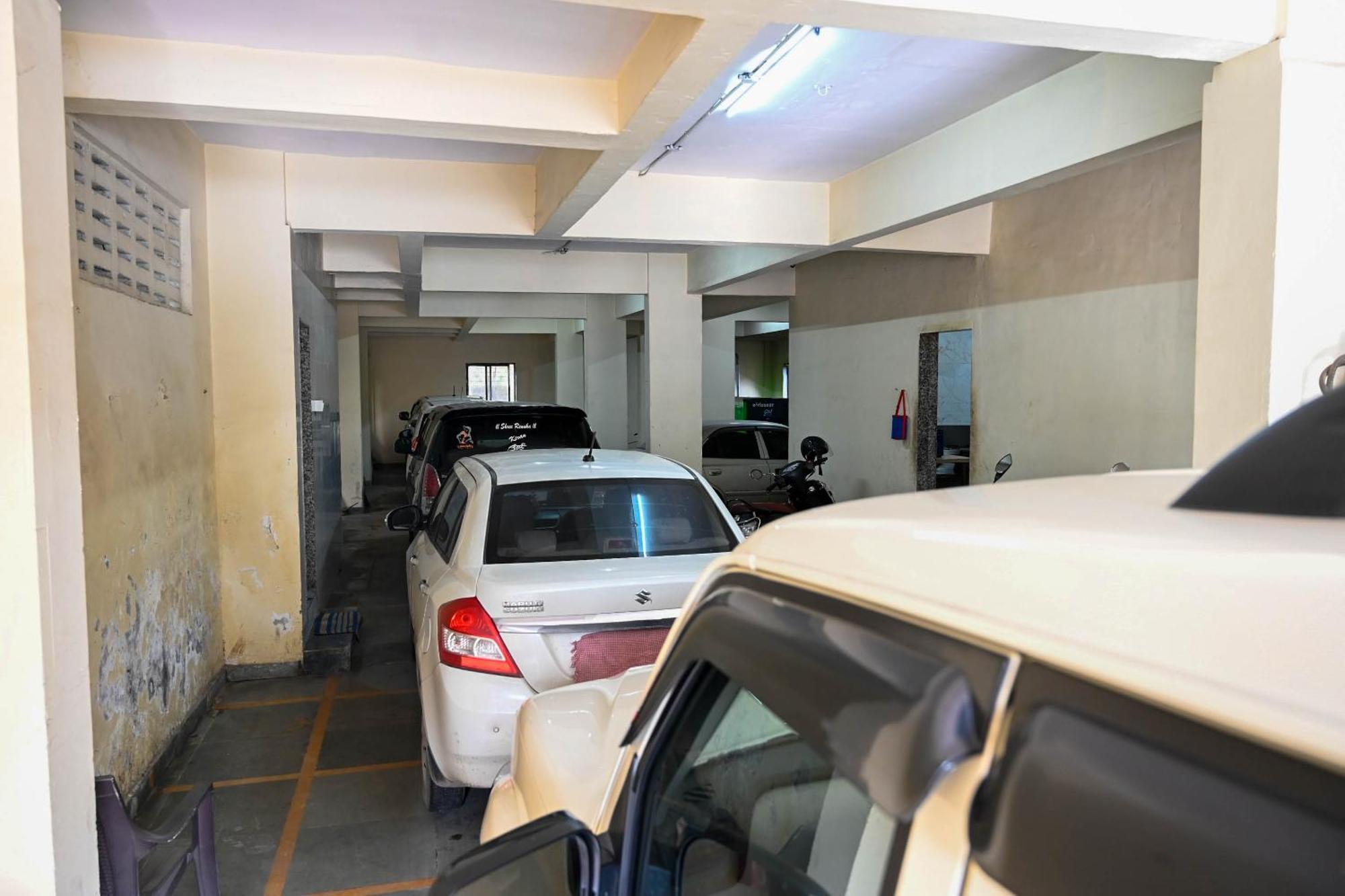 מלון נאווי מומבאי Adiraj Residency מראה חיצוני תמונה
