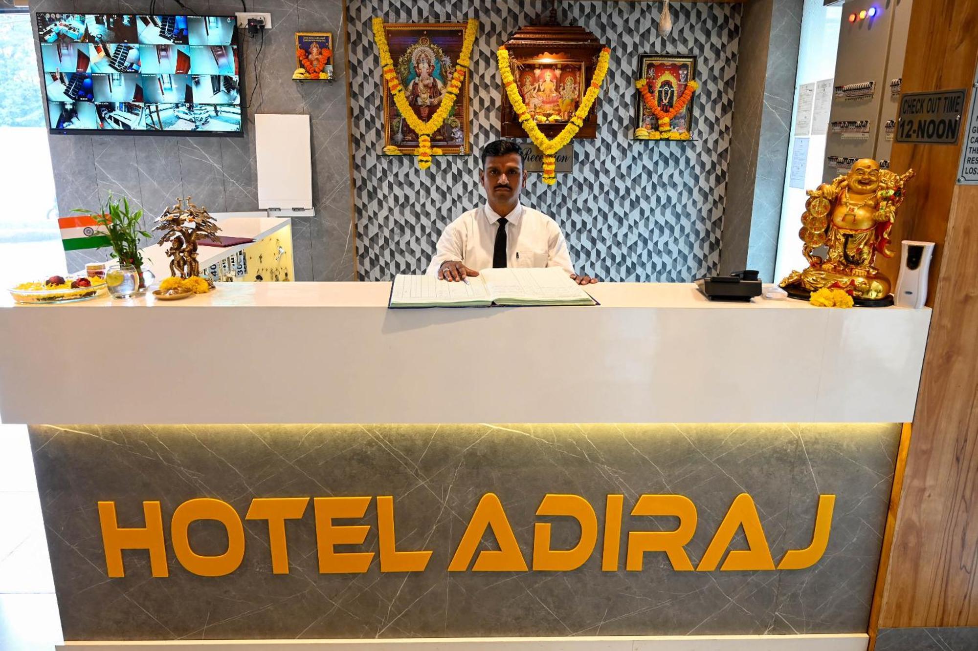 מלון נאווי מומבאי Adiraj Residency מראה חיצוני תמונה