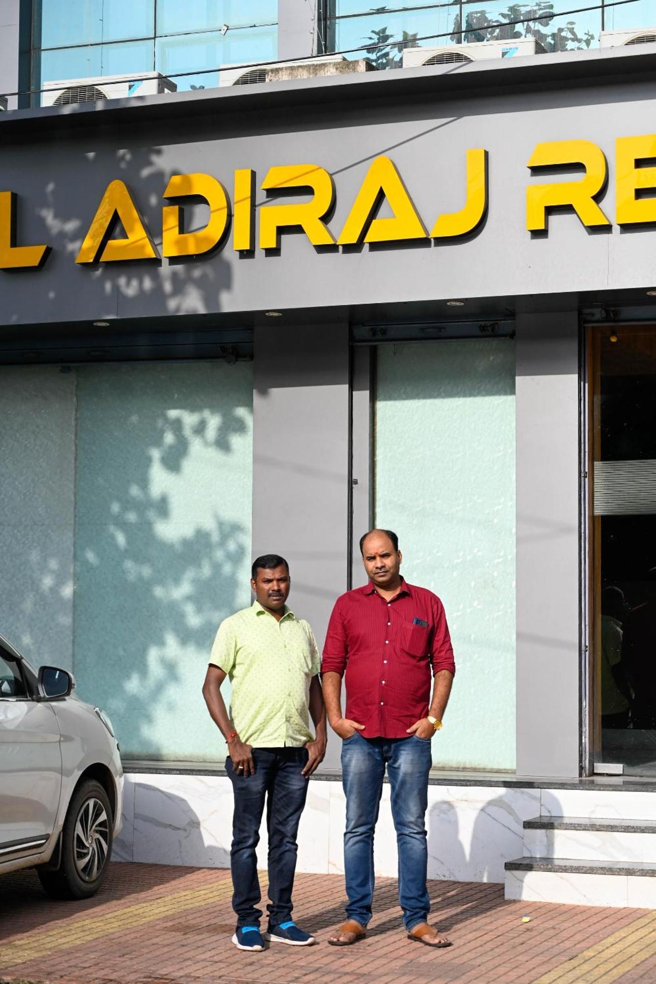 מלון נאווי מומבאי Adiraj Residency מראה חיצוני תמונה