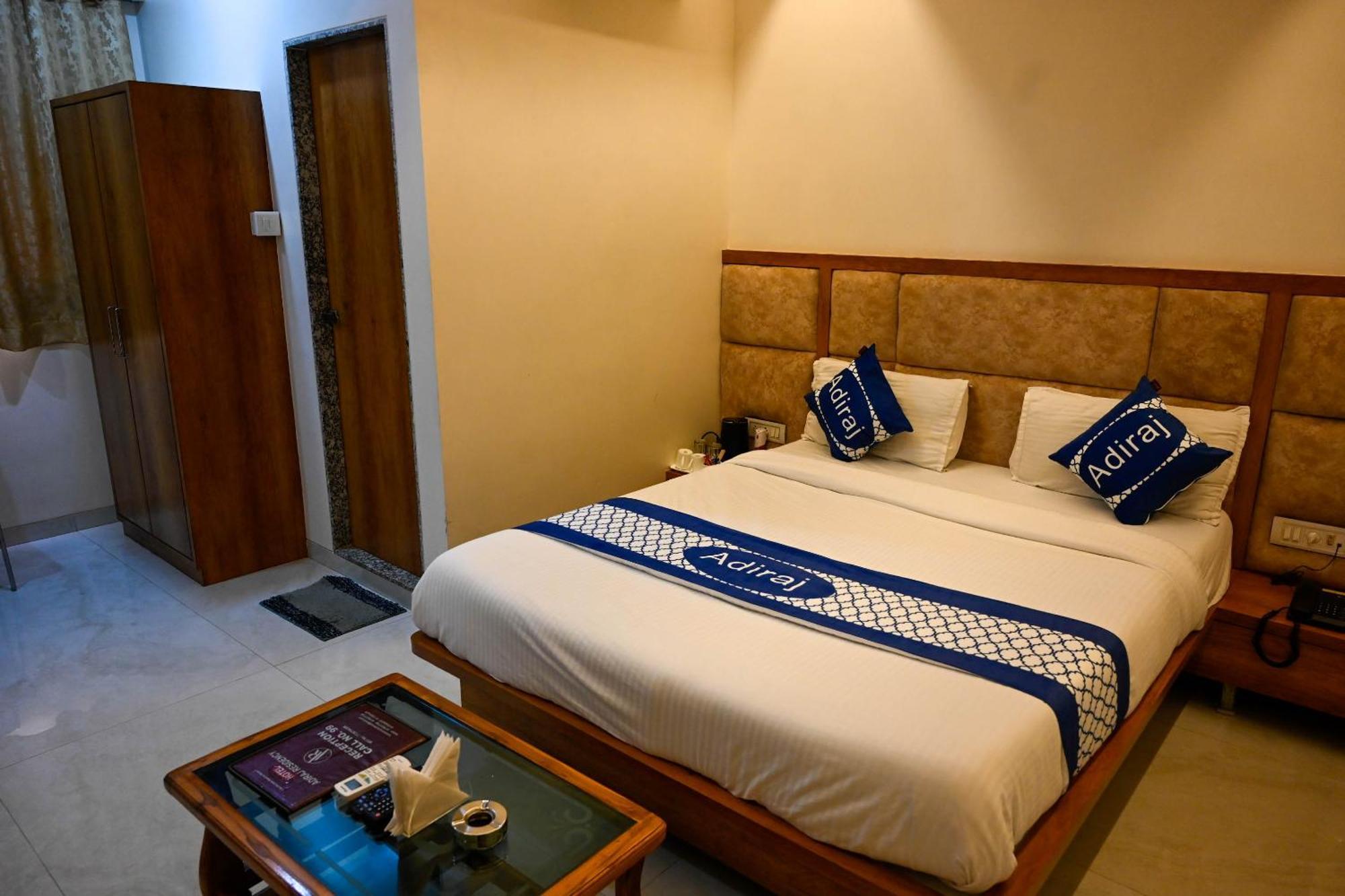 מלון נאווי מומבאי Adiraj Residency מראה חיצוני תמונה