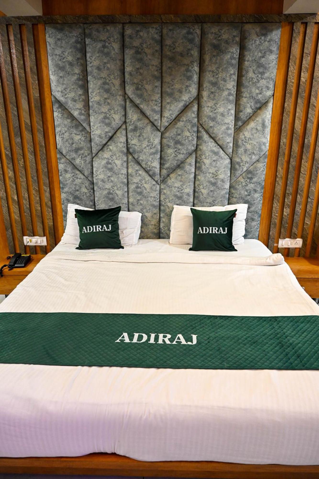 מלון נאווי מומבאי Adiraj Residency מראה חיצוני תמונה