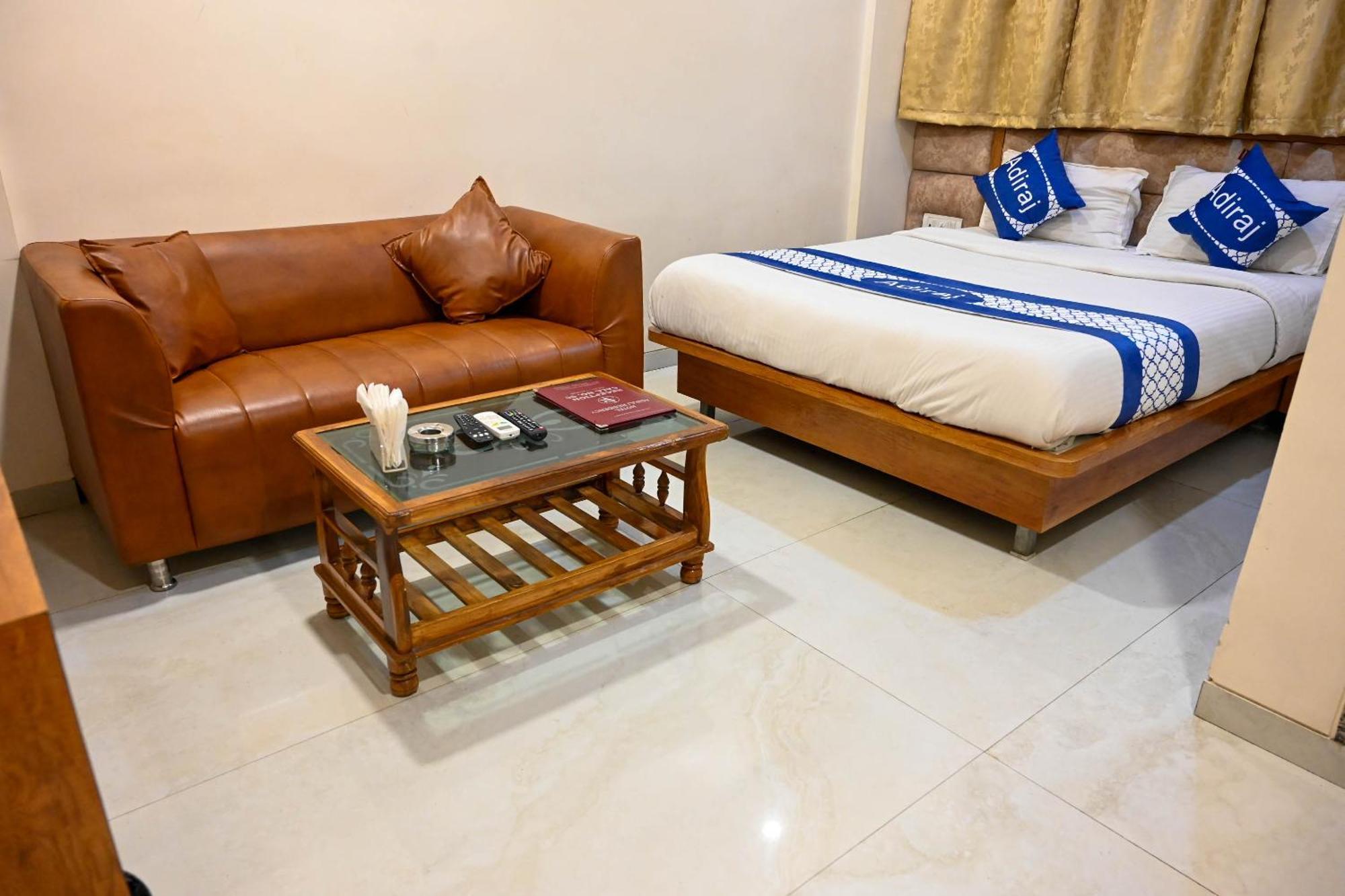 מלון נאווי מומבאי Adiraj Residency מראה חיצוני תמונה