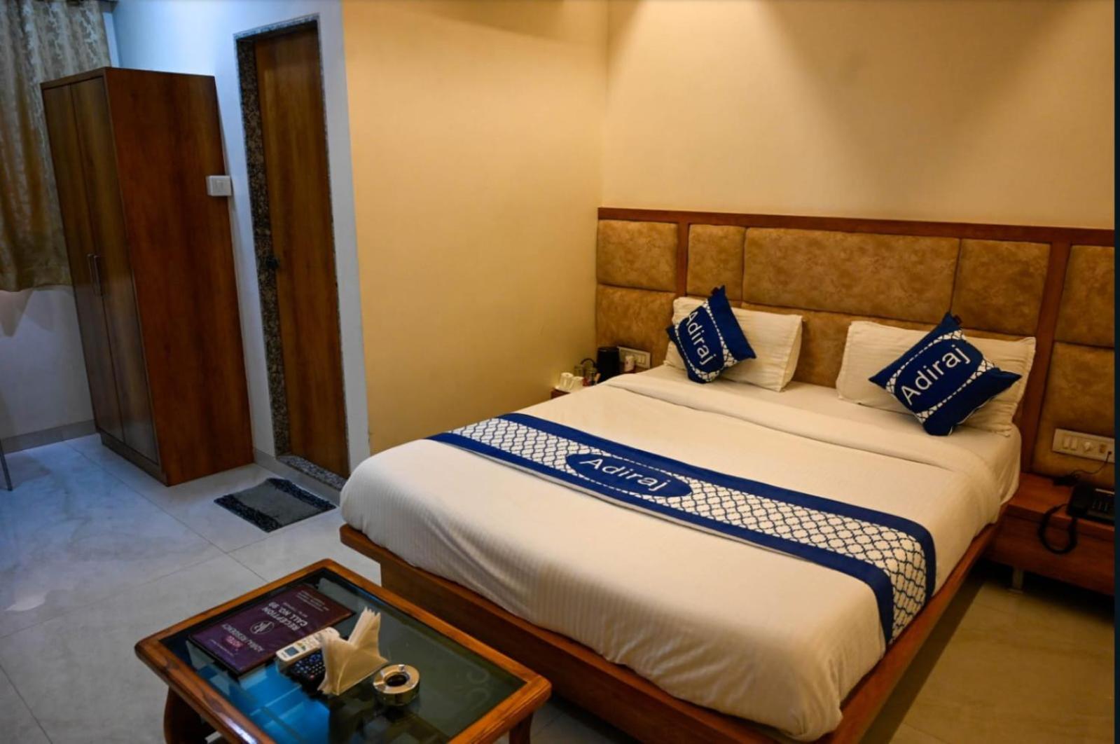 מלון נאווי מומבאי Adiraj Residency מראה חיצוני תמונה
